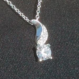 Beautiful silver tone necklace